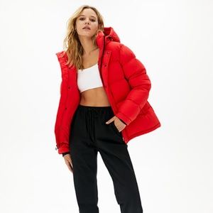 Aritzia TNA SUPER PUFF - Catalina